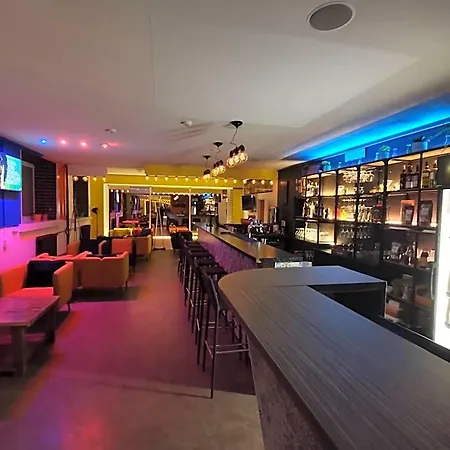 Tiki Taka & Pub